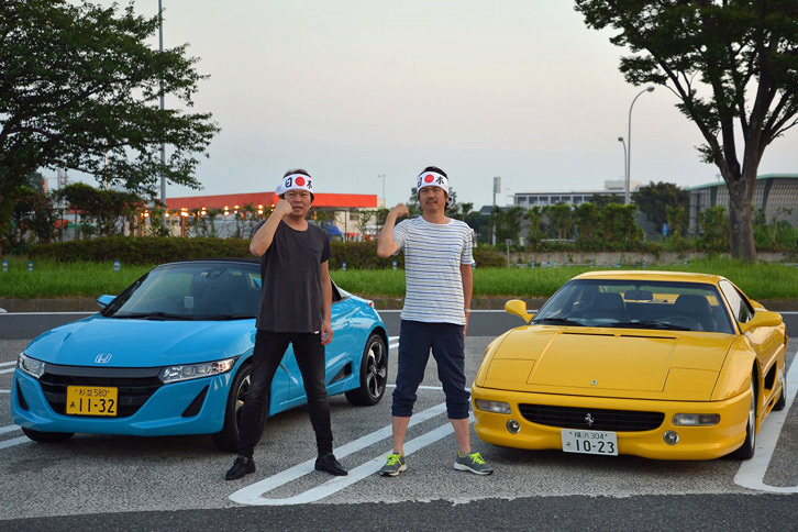 「フェラーリF355」との下りワインディング対決。フェラーリを操るのはエノテンこと、コーナーストーンズ代表の榎本 修氏。（写真＝池之平昌信）