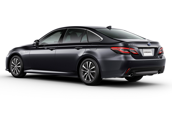 従来モデルと比べ、細身のCピラーが特徴の新型「クラウン」。