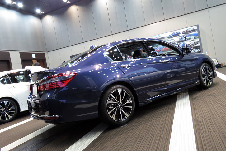 テールランプやバンパー形状など、リアまわりの意匠も変更されている。