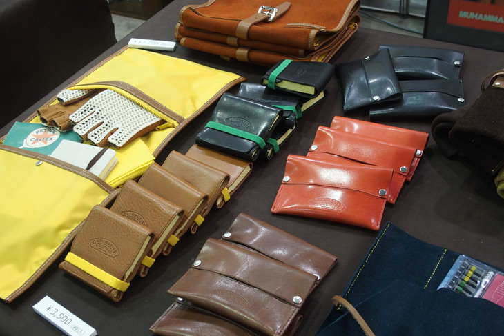 オートモビル カウンシル2022のオフィシャルグッズ販売コーナー。