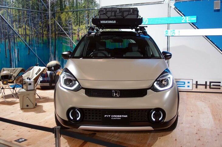 ホンダ・フィットe：HEVクロスター カスタム