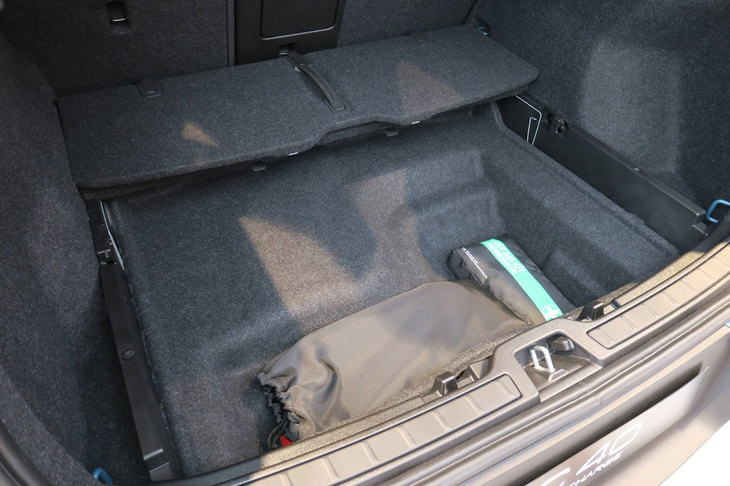 ボルボC40リチャージ（ラゲッジスペース）