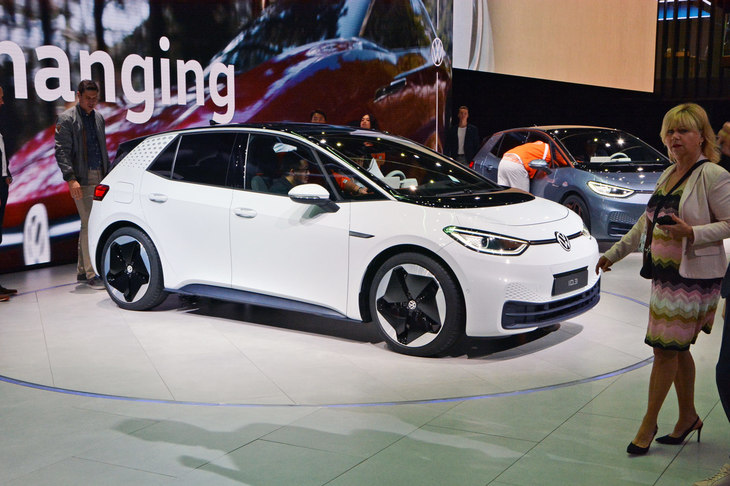 EV市場のベンチマークとなる可能性を秘めた「フォルクスワーゲンID.3」。最大のライバルは、大先輩の「ゴルフ」なのかもしれない。