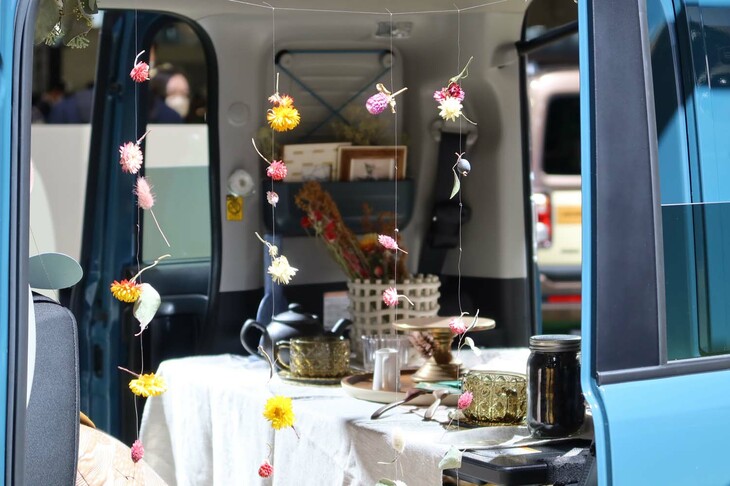 スズキ・スペーシア ベースXF カフェ仕様（助手席側スライドドアから見た車内）