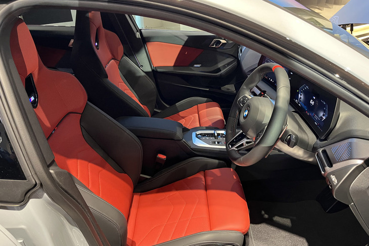 M235i xDriveグランクーペ（フロントシート）