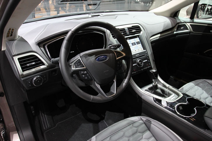 フォード・モンデオ ヴィニャーレ