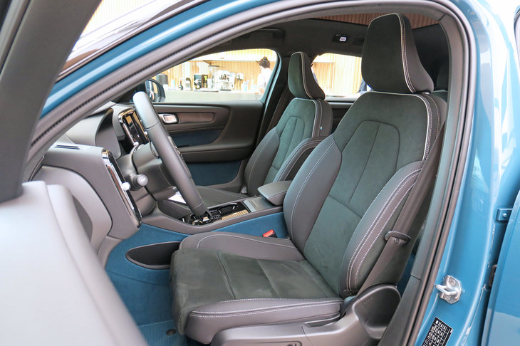 ボルボC40リチャージ（フロントシート）