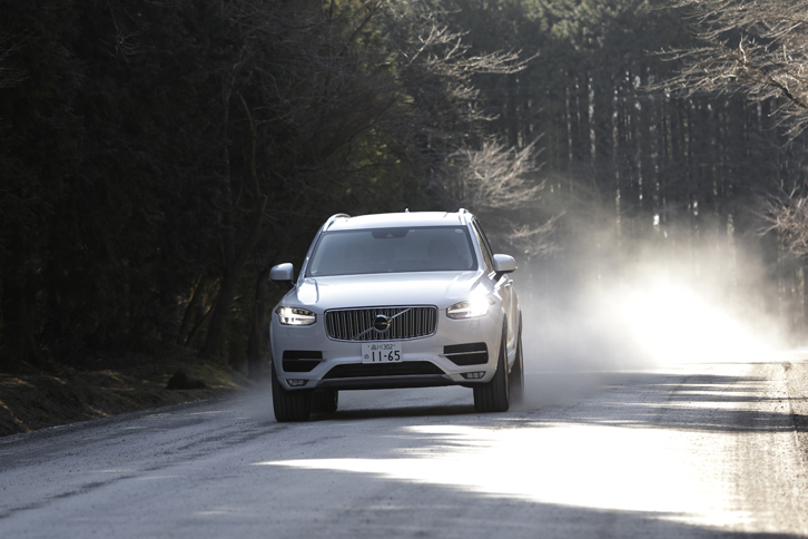 デザイン、プラットフォーム、パワートレインとすべてが一新された「XC90」は、これからのボルボの針路を示す。（photo：市 健治）
