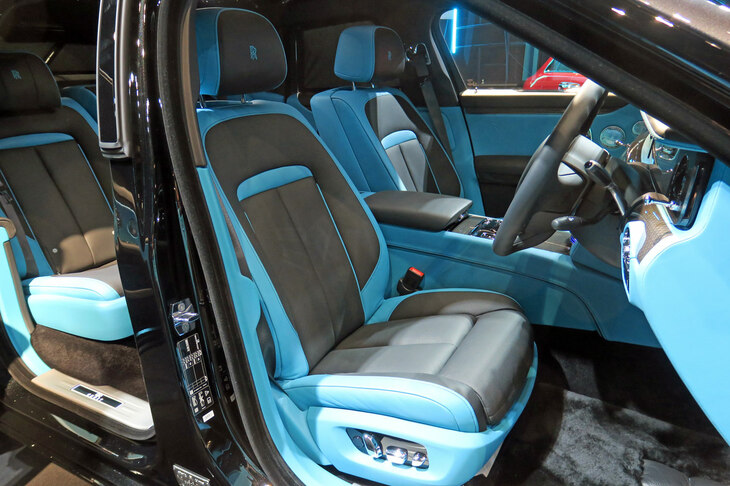 ロールス・ロイス・ブラックバッジ・ゴースト（フロントシート）