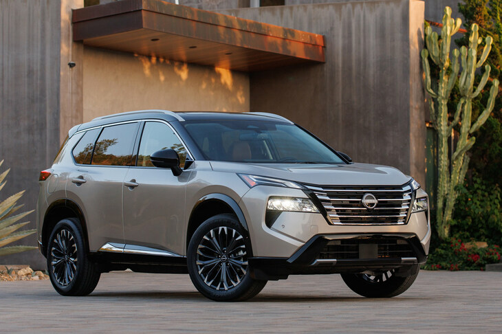 2020年登場の現行型「日産ローグ（日本名：エクストレイル）」。