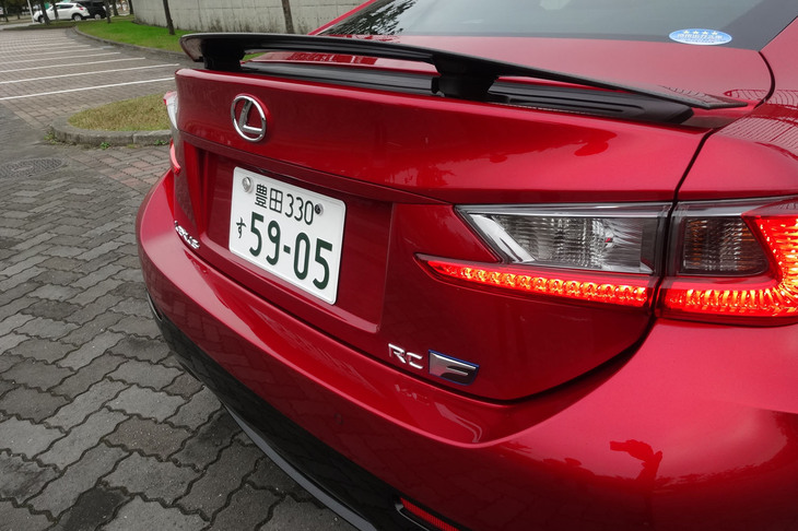 「レクサスRC」は正統派のスタイリッシュなクーペだが、レクサスの文法内にガッチガチに収められていて、デザインに訴求力がなかった気がする。