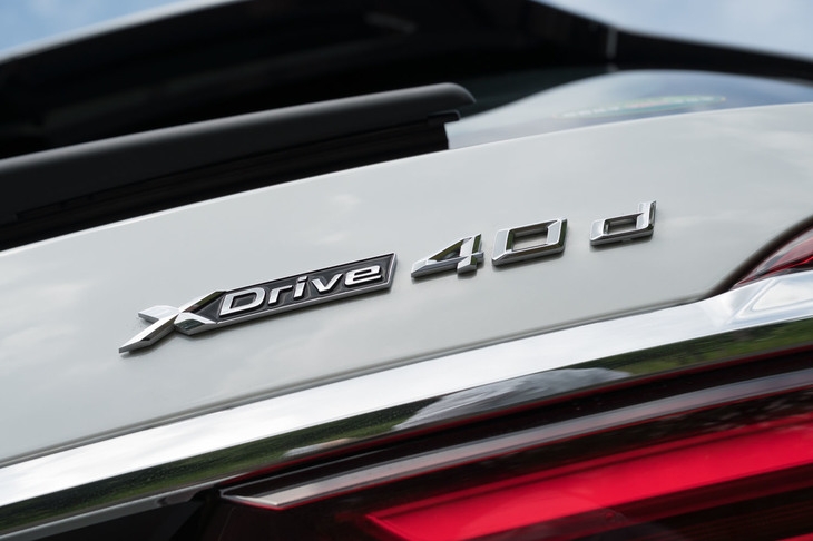 今回試乗したモデルは「xDrive40d」。「xDrive35d」と入れ替わるかたちで設定されたモデルで、3リッター直6ディーゼルエンジンに48Vのマイルドハイブリッドシステムを組み合わせている。