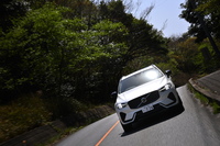ボルボXC60リチャージ アルティメットT6 AWDプラグインハイブリッド