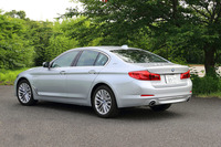 プラグインハイブリッド車「BMW 530e」が日本で発表されたのは、2017年1月。同年の第3四半期には販売が開始された。