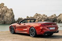 「BMW M8」は、BMW M社が手がけた「8シリーズ」の高性能モデル。今回紹介するクーペ、カブリオレに加え、ドイツ本国では4ドアの「M8グランクーペ」も発表されている。