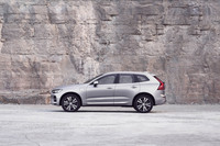 ボディーカラーに「サンダーグレー」「プラチナグレー」「シルバードーン」の3色が新設定された。