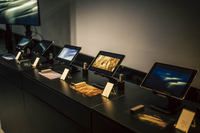 フレグランスのカートリッジは車内には3種類を搭載できるが、販売されるのは全5種類。差し替えても香りが混ざらない仕組みになっているという。