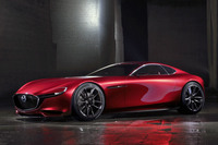 2015年の東京モーターショーで発表された「RXビジョン」。今日のマツダの市販車にも導入される、いわゆる第2世代の「魂動デザイン」を体現した最初のショーカーだった。