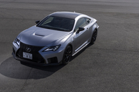 この試乗車のボディーカラーは“ファイナルエディション”で追加設定された「ソニックイリジウム」。アルミホイルのような強い光沢が特徴のシルバーだ。