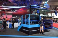 三菱ふそうの大型トラックを体感