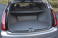 写真をクリックするとシートが倒れるさまが見られます。