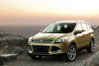 「フォード・クーガ タイタニアム」
    