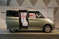 「ワンアクションパワースライドドア」は、左側は全車標準装備、右側については、一部のグレードに標準、もしくはオプションで用意される。