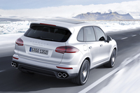 ポルシェが570psの新型カイエンターボS発表【デトロイトショー2015】の画像