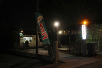 滞在ホテルの前に、なにやら不思議な光を発見。フランス・ローヌ−アルプ県ガイヤールにて。