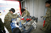 給油は、マシンと燃料を給油所に持ち込んで行う。このあたりのルールはK-TAI独特のもの。