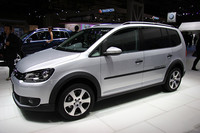 フォルクスワーゲン・クロストゥーラン：ファミリーカー界の救世主になる予感アリ！の画像