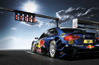 A賞：DTM観戦ツアー、アウディ本社訪問を含む、ドイツ旅行ご招待（2組4名）
B賞：アウディコレクション　DTMメンズスウェットジャケット（30名）
C賞：アウディコレクション　DTM公式Tシャツ（100名）
