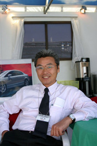 “ハシケン”こと橋本健さん。F1車体技術開発のエグゼクティブ・テクニカル・アドバイザーを務める。（写真＝小沢コージ）