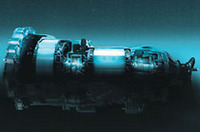 他のGSの6段ATと同等サイズという「ハイブリッドトランスミッション」。前（左）から、ジェネレーター、動力分割機構（エンジンからの動力を車軸とジェネレーターに分割）、モーター、そして2段変速式リダクション機構という構成だ。新開発の2段変速式リダクション機構。高回転になるにつれてトルクが減少するモーターの弱点をカバーするために考え出された仕組みだ。