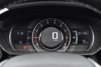 「SPORTモード」ではメーターの照明が赤くなり、燃費計に代わってターボのブースト計が表示される。なお、6MT車には走行モード切り替え機構はなく、メーターの表示のみが変えられる。
    