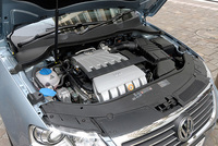 フォルクスワーゲン・パサートV6 4モーション（4WD／2ペダル6MT）【ブリーフテスト】の画像