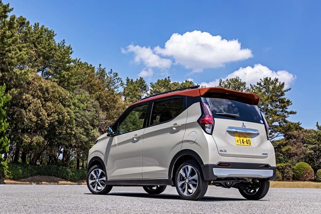三菱eKワゴンG（FF/CVT）／eKクロスG（4WD/CVT）／eKクロスT（4WD/CVT