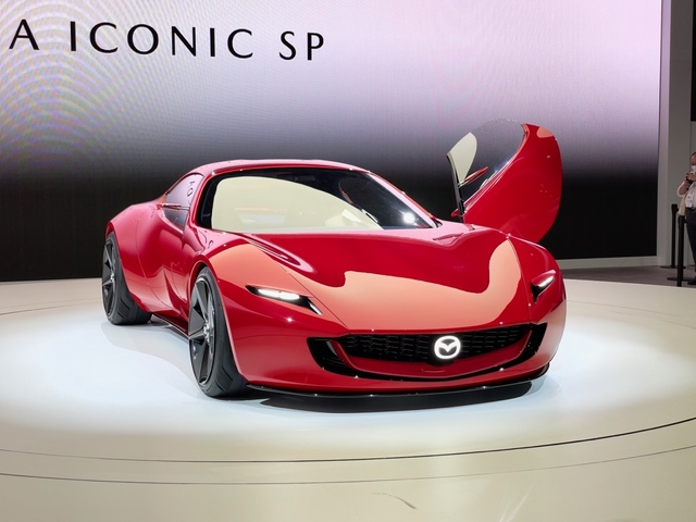 マツダ iconic sp 1/43 モデルカー ホワイトとレッドの2台セット