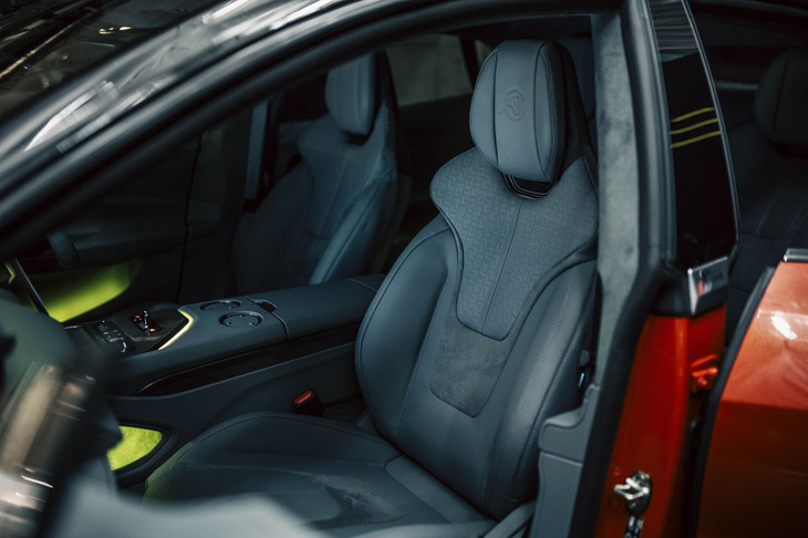 ロータス・エメヤ（写真：ロータスカーズ）