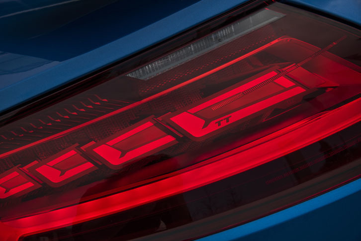 テールライトにアウディの量産モデルとしては初となるOLED（有機発光ダイオード）が採用された。