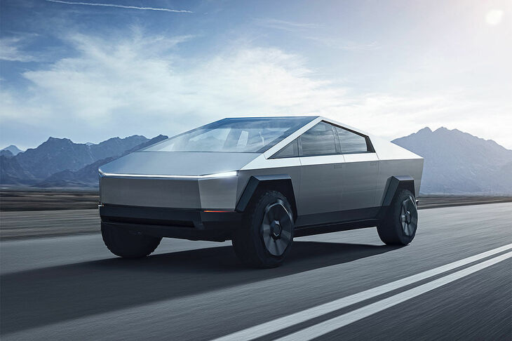 テスラ・サイバートラック／価格：6万3000ユーロ（約882万円）／市場投入時期：早くて2023年／この電動ピックアップは、最大のバッテリーで805km以上走行し、最大3基の電動モーターを搭載して、0-100km/hを最大2.9秒で加速することになっている。