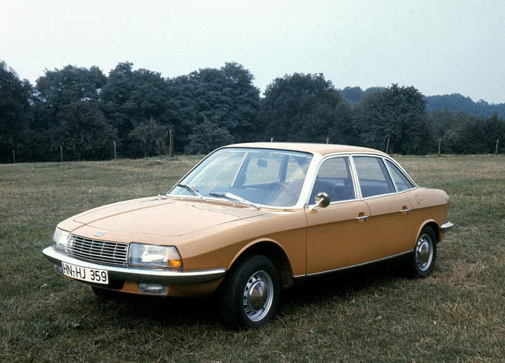 1967年「NSU Ro80」。未来的なボディーに2ローターのロータリーエンジンを搭載した意欲的なモデル。NSUの名を冠した最後のモデルとなったが、空力に配慮したそのスタイリングは1980年代以降のアウディのエアロルックのルーツともいえる。