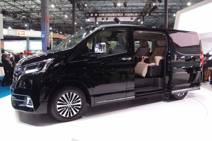 新型フルサイズワゴン「グランエース」（写真）は、トヨタ車体のブースで見ることができる。