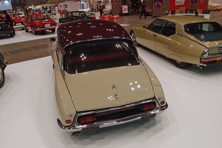 シトロエンDスーパー（1972年）／アウトニーズ