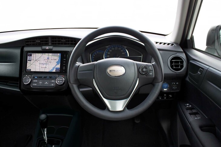 「リューギEX」のコックピット周辺部。