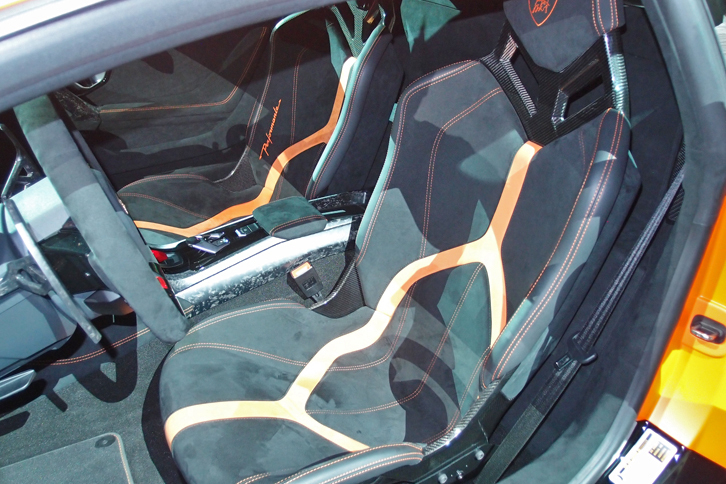 ウラカン ペルフォルマンテ（ドライバーズシート）