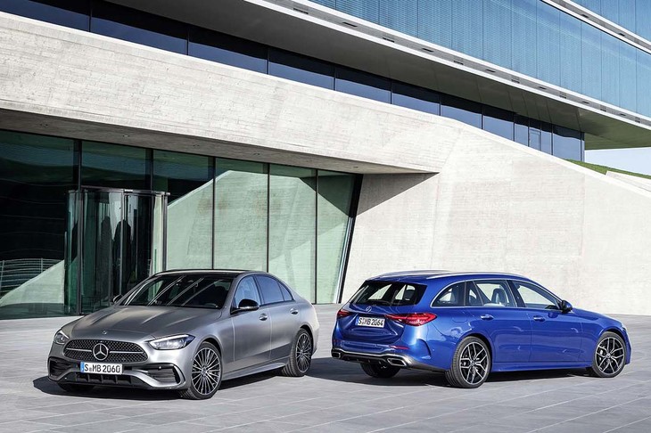 「メルセデス・ベンツCクラス」（写真左）と、同「ステーションワゴン」（右）。