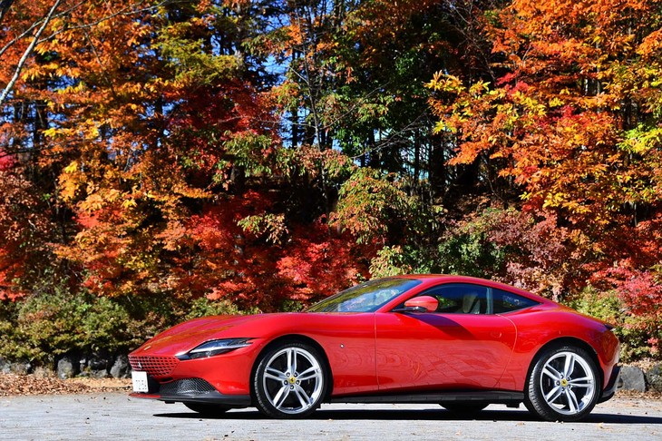 フェラーリの新型FRモデル「ローマ」。「1950～1960年代におけるイタリア・ローマのライフスタイル、ドルチェヴィータ（華やかで自由気ままな生き方）を現代的に解釈したモデル」というコンセプトから、その都市名が与えられている。