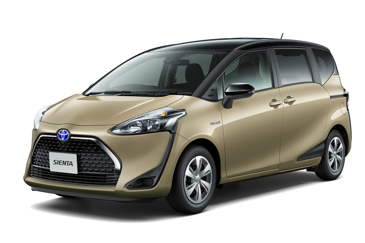 当初はアバンギャルドだった2代目「シエンタ」だが、2018年9月のマイナーチェンジで、やや落ち着いたデザインへと方向性を微修正。グリルを中心にフロントまわりに手が加わり、カタログ等を飾る訴求色も、おとなしい色味のものとなった。