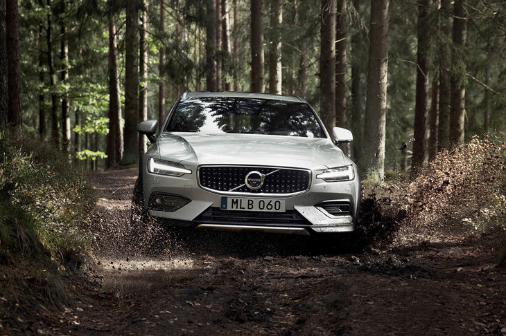 ボルボV60クロスカントリー